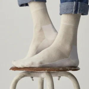 Les chaussettes non teintes